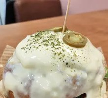 Waterfall Cheese Beef Burger