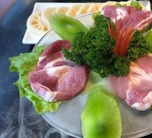 Extra Meat Family Style