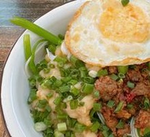 Spicy Broad Noodles with Pea Paste