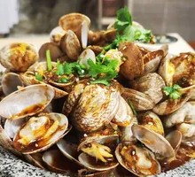 Stone Pot Clams