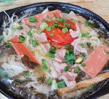 Three Delicacies Hot Pot Rice Noodles