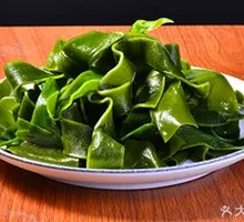 Sour Radish and Sea Kelp Wild Goose Soup in Small Pot
