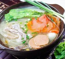 Three Delicacies Hot Pot Rice Noodles