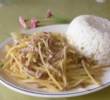 Potato Shredded Pork Rice Bowl