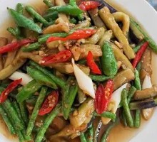 Eggplant and Green Bean Stir-Fry