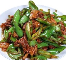 Green Pepper Stir-fried Braised Pork Head