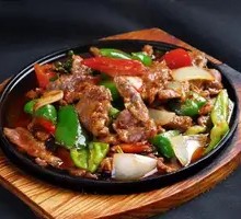 Black Pepper Tender Beef on Iron Plate