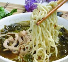 Sour Cabbage and Pork Noodles
