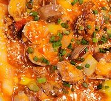 Stir-fried Clams with Garlic and Rice Noodles