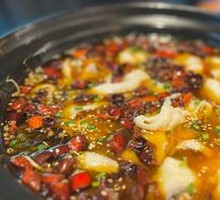Boiling Sour Cabbage Fish