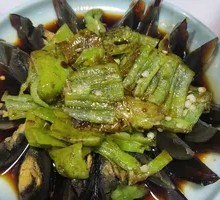 Green Pepper and Century Egg