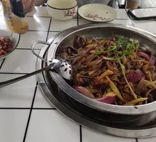 Dry Pot Chicken Offal and Chicken Feet