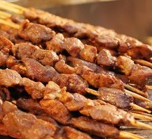 Charcoal-Grilled Meat Skewers