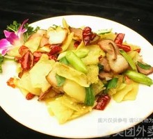 Stir-fried Rice Noodles with Preserved Pork