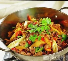 Dry Pot Pig Intestine and Chicken Offal