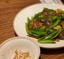 Black Pork with Sweet Potato Skin Stir-fry