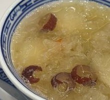 Warm Winter Silver Ear and Pear Soup