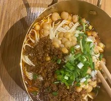 Spicy Broad Noodles with Pea Paste