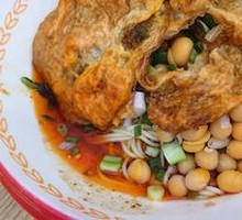 Pea and Meat Sauce Noodles