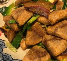 Fatty Pork Stir-Fried with Sorghum Dumplings