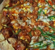 Spicy Crawfish & Tender Chicken Pizza