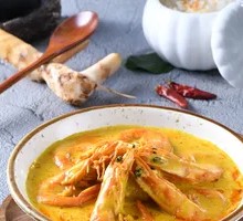 Northern Thai Yellow Curry Shrimp
