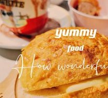 Traditional Pineapple Bun with Butter