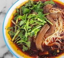 Braised Pig Trotter Noodles