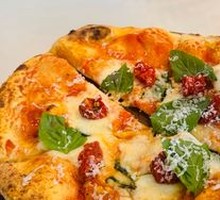 Classic Margherita Pizza