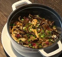 Yunnan Wild Mushroom and Wagyu Beef Rice Bowl