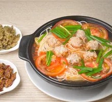 Tomato Meatball Hot Pot Rice Noodles