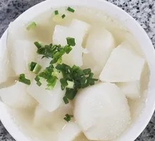 Pork Bone and Radish Soup
