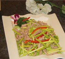 Garlic Stir-Fried Pork Strips