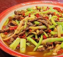 Stir-Fried Beef with Yellow Onion