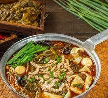 Sour Cabbage Pork Belly Noodles
