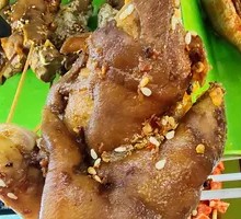 Secret-Recipe Roasted Pig Feet