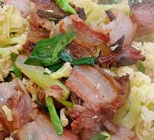 Cauliflower Stir-fried with Preserved Meat