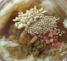 Ice Powder and Cool Shrimp