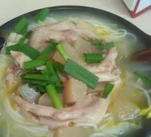Pot Sour Radish Goose Claw Rice Noodles