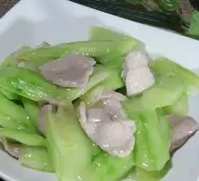 Cucumber Stir-Fried with Pork Slices