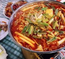 Sour Soup Beef with Guizhou Stir-Fried Pork and Century Egg