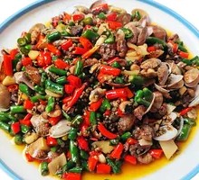 Spicy Green Pepper Clam Chicken