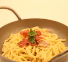 奶油培根意大利面