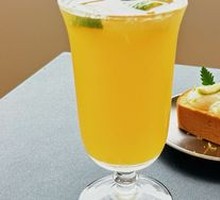 Pineapple Sweetheart