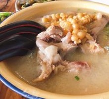 Pork Trotter with Spicy Oil Dip