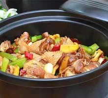 Crispy Pork Stew in Clay Pot