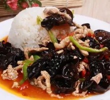 木耳肉丝盖饭