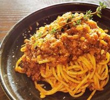 Classic Bolognese Spaghetti