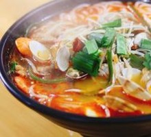 Hot Pot Clam Rice Noodles