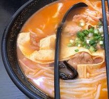 Tomato Pork Rice Noodles